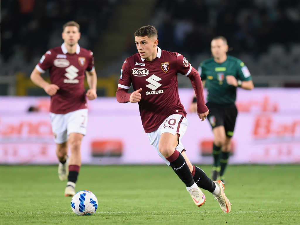 扮演關鍵角 扮演關鍵角